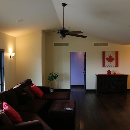 Mission Hill Lake View Villa 西基隆拿 外观 照片