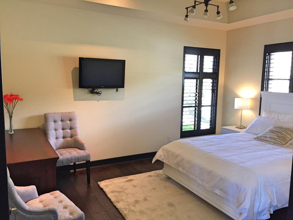 Mission Hill Lake View Villa 西基隆拿 外观 照片